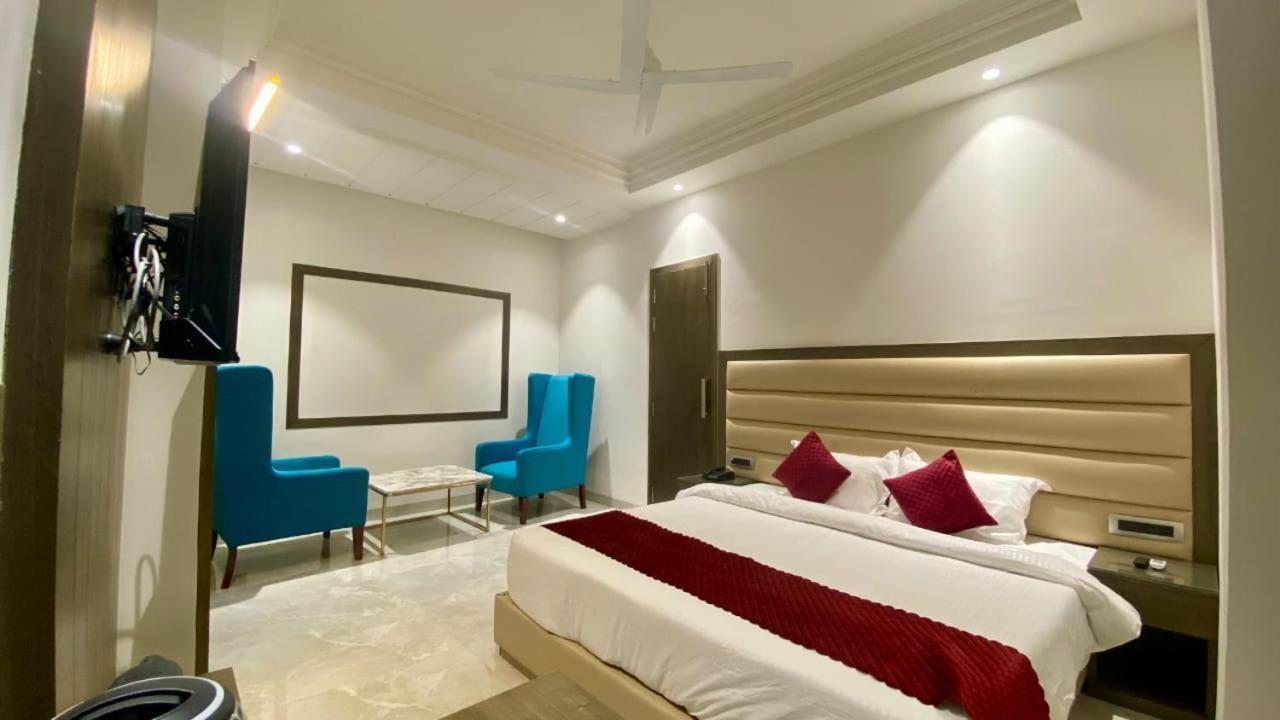 Luxe Resorts - Centrally Heated Air Conditioned Hotel In The Heart Of Kasauli Eksteriør bilde