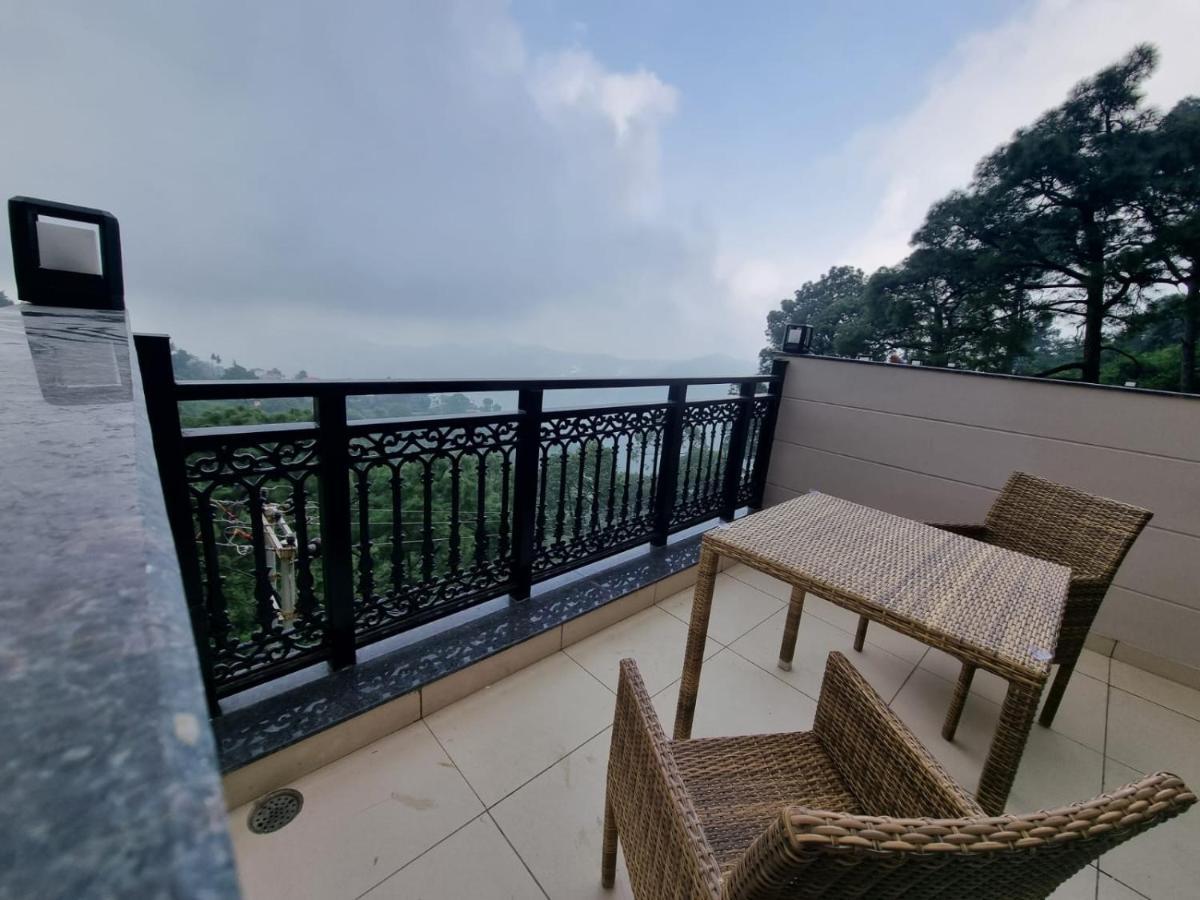 Luxe Resorts - Centrally Heated Air Conditioned Hotel In The Heart Of Kasauli Eksteriør bilde