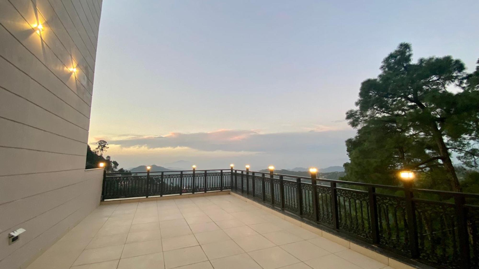 Luxe Resorts - Centrally Heated Air Conditioned Hotel In The Heart Of Kasauli Eksteriør bilde