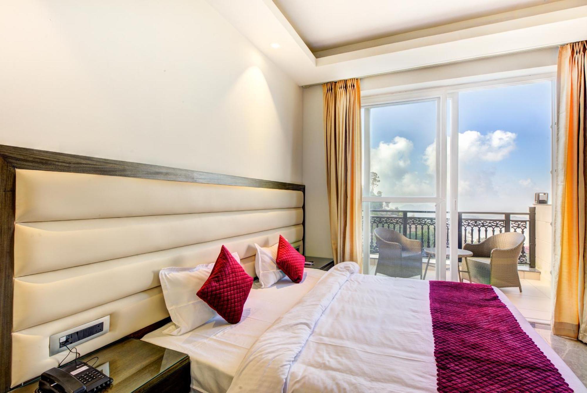 Luxe Resorts - Centrally Heated Air Conditioned Hotel In The Heart Of Kasauli Eksteriør bilde