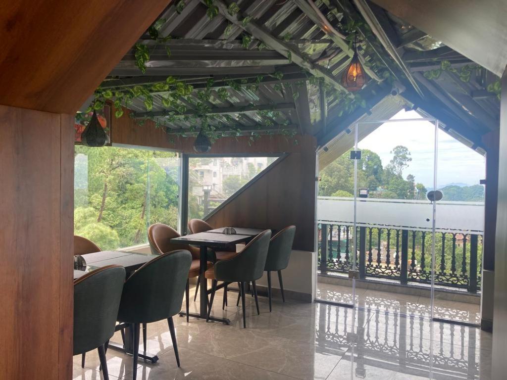 Luxe Resorts - Centrally Heated Air Conditioned Hotel In The Heart Of Kasauli Eksteriør bilde